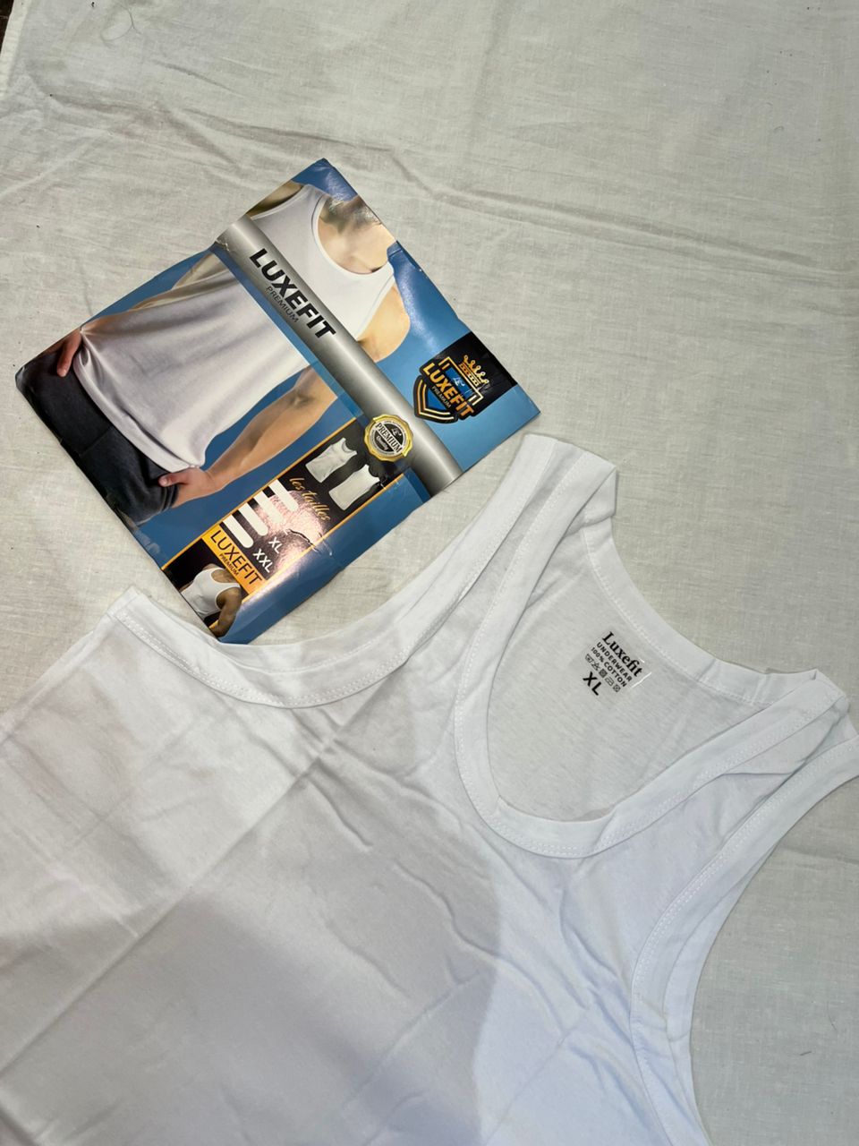 Pack Homme : 3 Débardeur, 3 Boxers & 12 Chaussettes